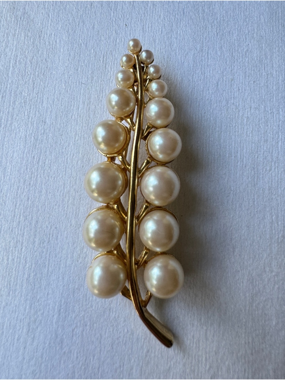 Gold Leaf Brooch with Cream Pearl Accents